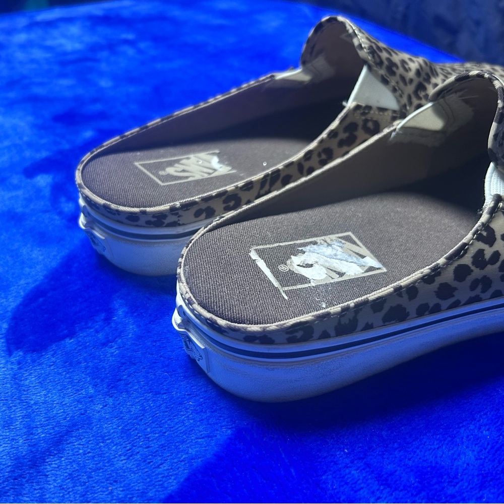 Leopard Print Vans Slip-On Sneakers . - Picture 6 of 8
